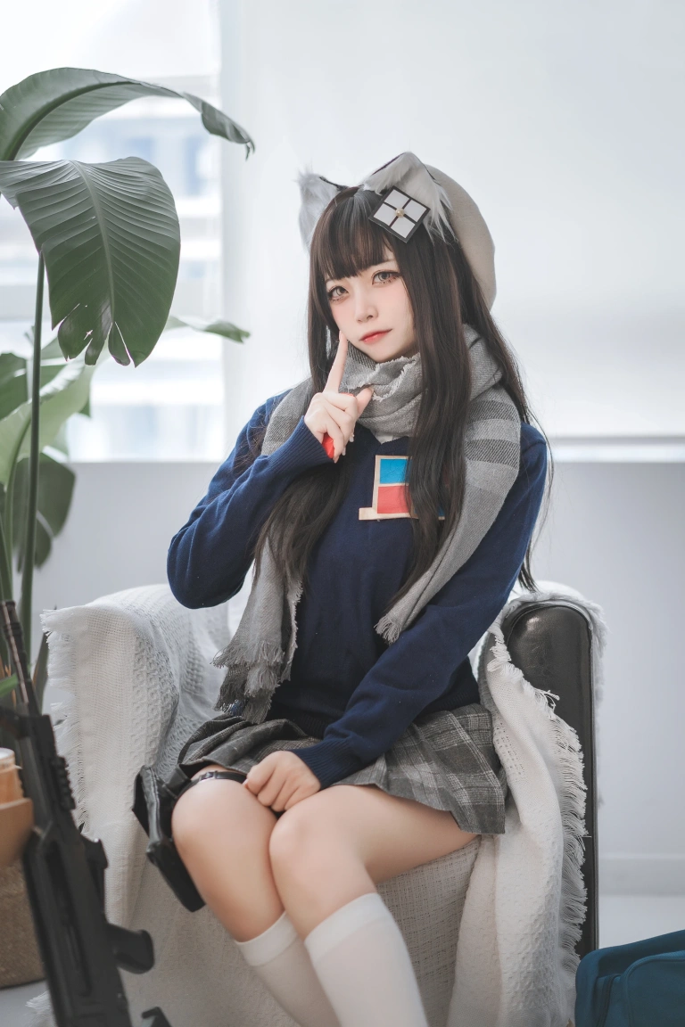 二佐Nisa《2020.11月铁粉福利 少前95式JK》主题写真：13张全套美图