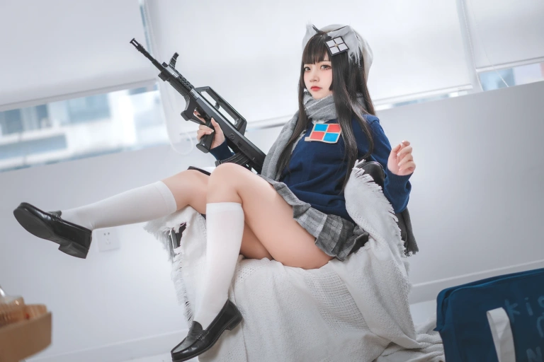 二佐Nisa《2020.11月铁粉福利 少前95式JK》主题写真：13张全套美图