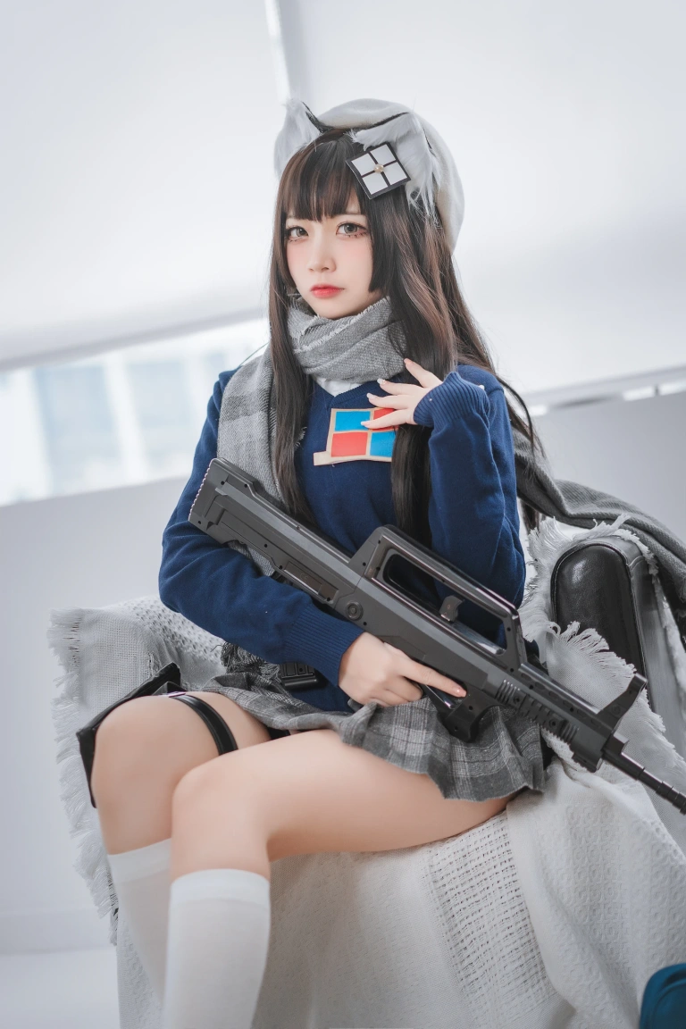 二佐Nisa《2020.11月铁粉福利 少前95式JK》主题写真：13张全套美图