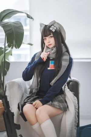 二佐Nisa《2020.11月铁粉福利 少前95式JK》主题写真：13张全套美图