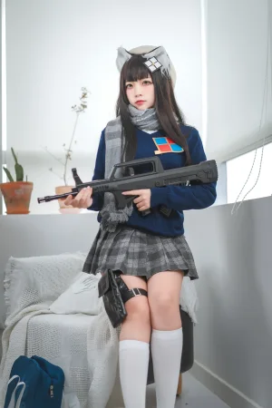二佐Nisa《2020.11月铁粉福利 少前95式JK》主题写真：13张全套美图