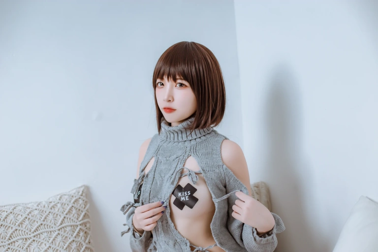 二佐Nisa《私房洞洞毛衣》主题写真：66张全套美图，含2个视频