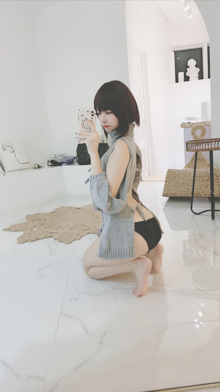 二佐Nisa《私房洞洞毛衣》主题写真：66张全套美图，含2个视频