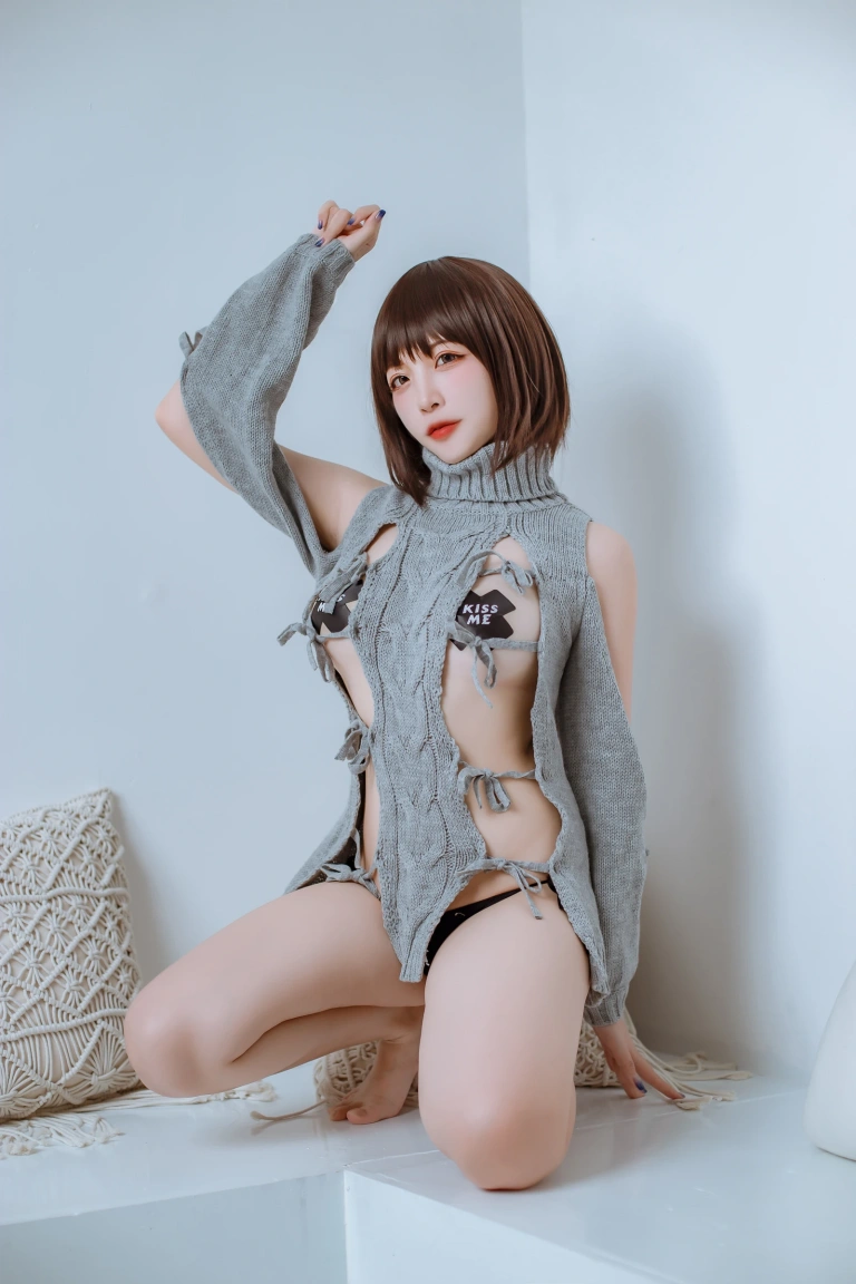 二佐Nisa《私房洞洞毛衣》主题写真：66张全套美图，含2个视频