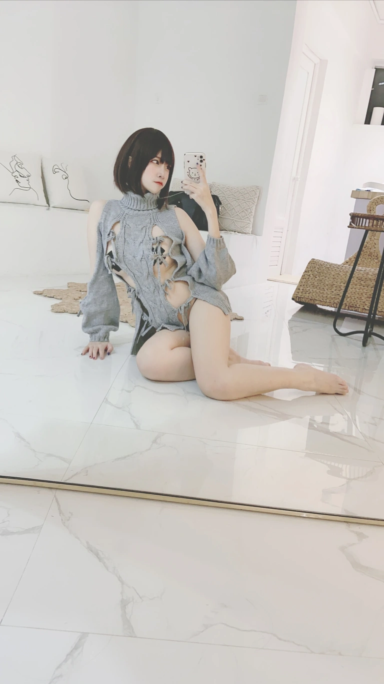 二佐Nisa《私房洞洞毛衣》主题写真：66张全套美图，含2个视频