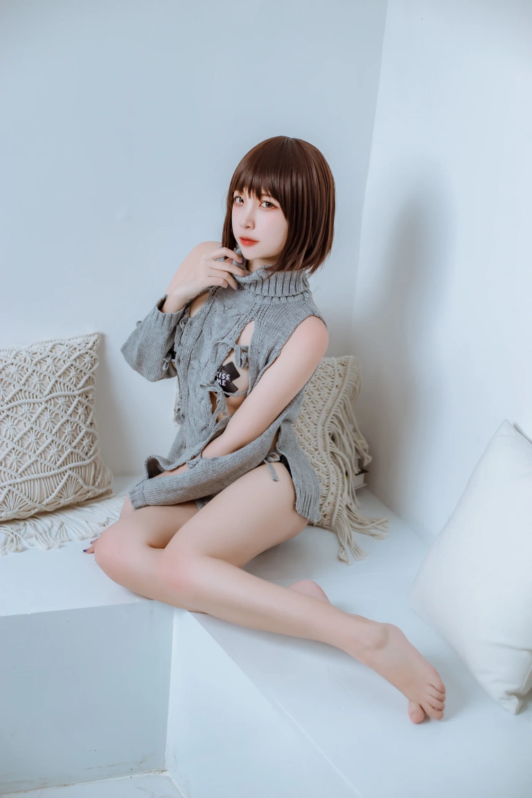 二佐Nisa《私房洞洞毛衣》主题写真：66张全套美图，含2个视频