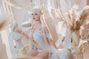 二佐Nisa《2月铁粉福利 方舟白金泳装》主题写真：16张全套美图
