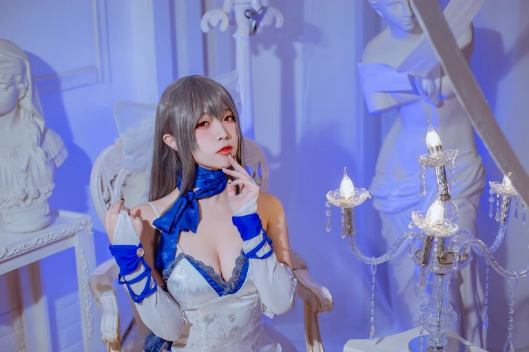 二佐Nisa《碧蓝航线 路易九礼服》主题写真：29张全套美图