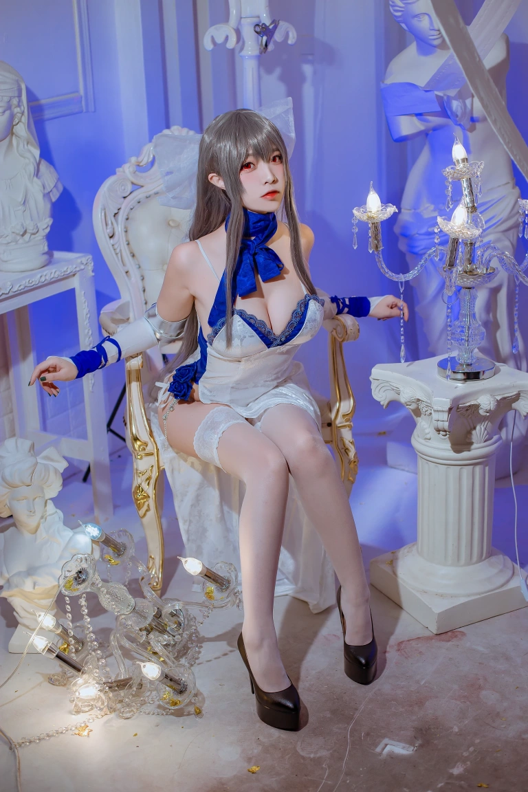 二佐Nisa《碧蓝航线 路易九礼服》主题写真：29张全套美图