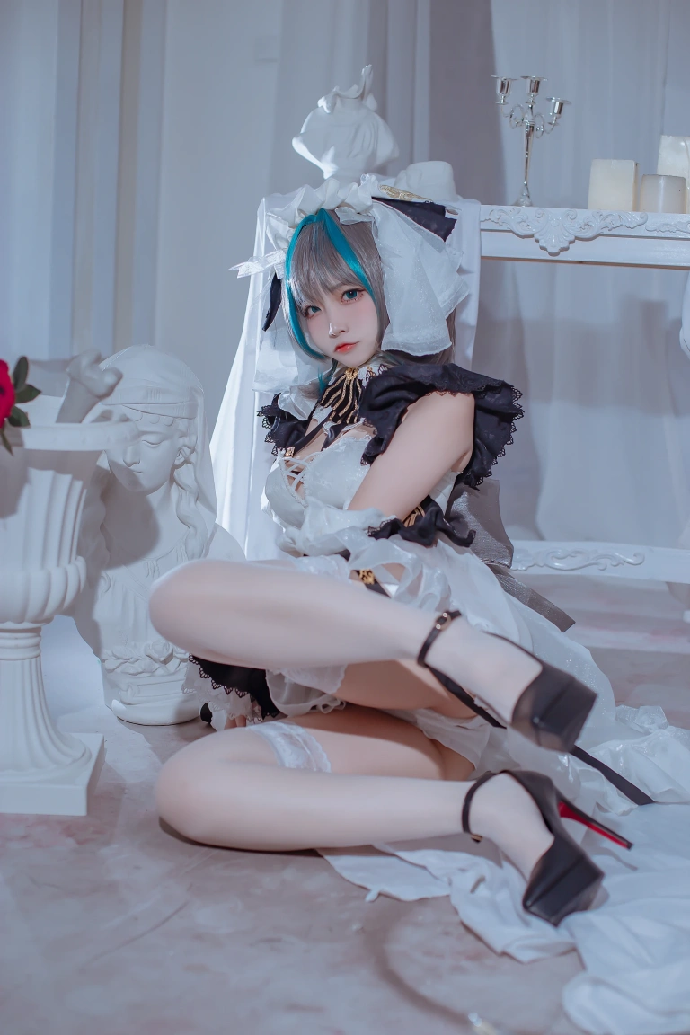 二佐Nisa《碧蓝航线 柴郡》主题写真：30张全套美图