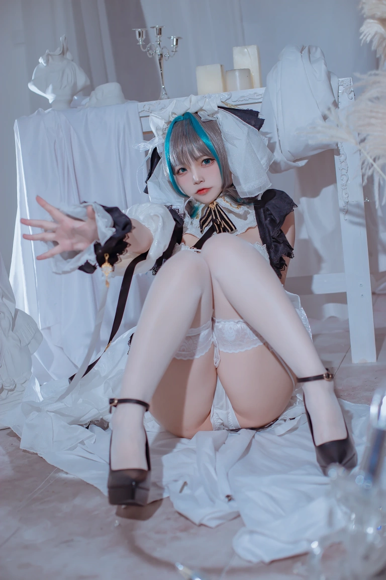 二佐Nisa《碧蓝航线 柴郡》主题写真：30张全套美图