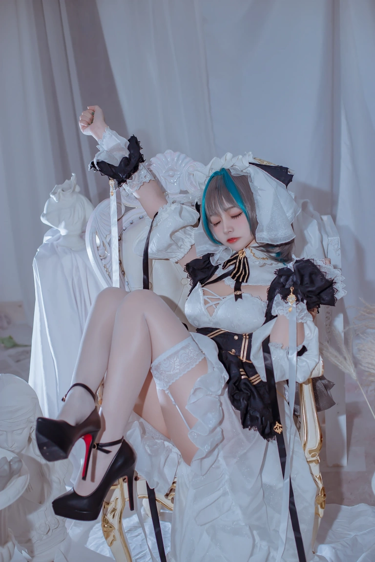 二佐Nisa《碧蓝航线 柴郡》主题写真：30张全套美图