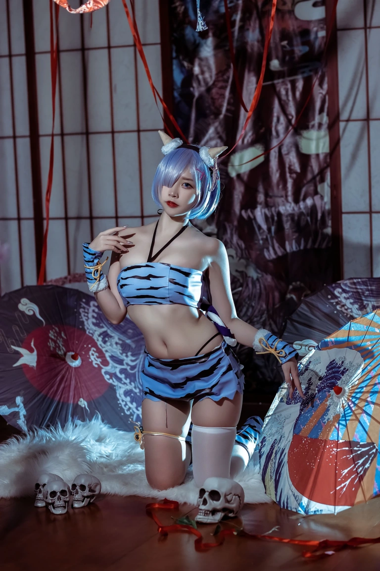 二佐Nisa《蕾姆夏日鬼衣》主题写真：12张全套美图