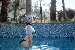 二佐Nisa《碧蓝航线 天狼星泳装》主题写真：15张全套美图