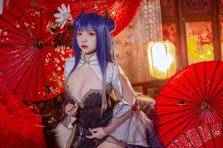 二佐Nisa《碧蓝航线 伊吹旗袍》主题写真：29张全套美图