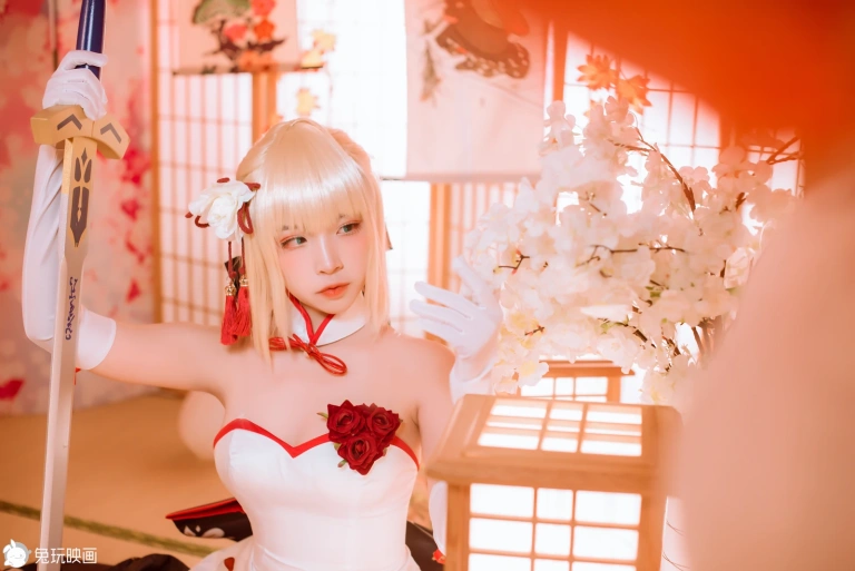 二佐Nisa《Saber》主题写真：19张全套美图
