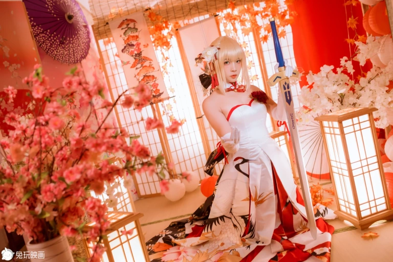 二佐Nisa《Saber》主题写真：19张全套美图