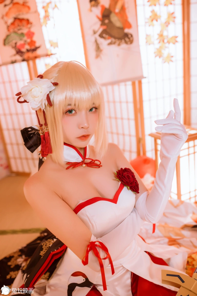 二佐Nisa《Saber》主题写真：19张全套美图