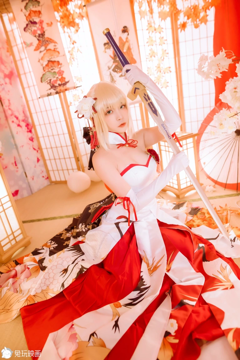 二佐Nisa《Saber》主题写真：19张全套美图