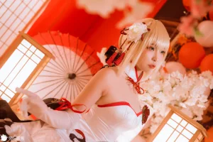 二佐Nisa《Saber》主题写真：19张全套美图