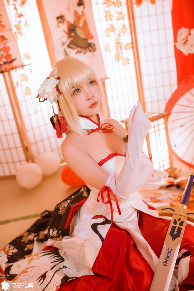 二佐Nisa《Saber》主题写真：19张全套美图