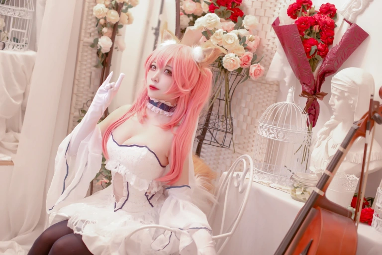 二佐Nisa《Fate玉藻前婚纱》主题写真：9张全套美图