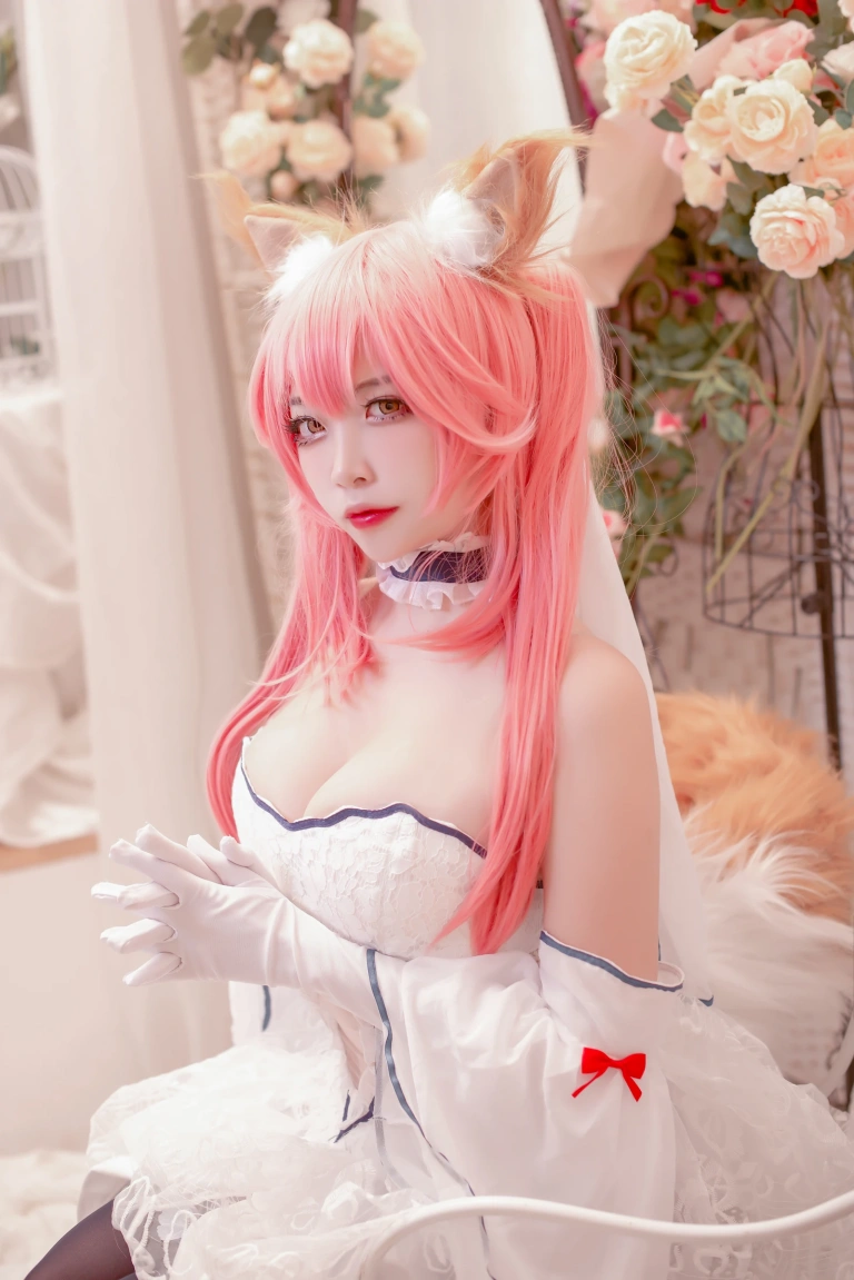 二佐Nisa《Fate玉藻前婚纱》主题写真：9张全套美图