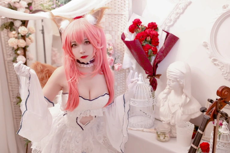 二佐Nisa《Fate玉藻前婚纱》主题写真：9张全套美图