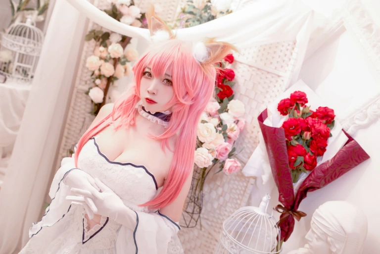 二佐Nisa《Fate玉藻前婚纱》主题写真：9张全套美图