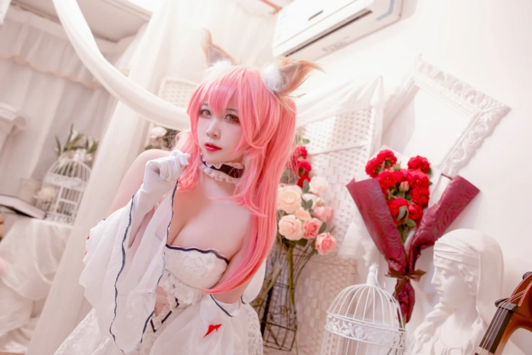二佐Nisa《Fate玉藻前婚纱》主题写真：9张全套美图
