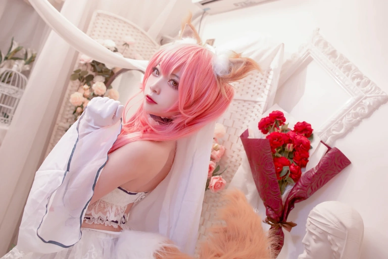 二佐Nisa《Fate玉藻前婚纱》主题写真：9张全套美图
