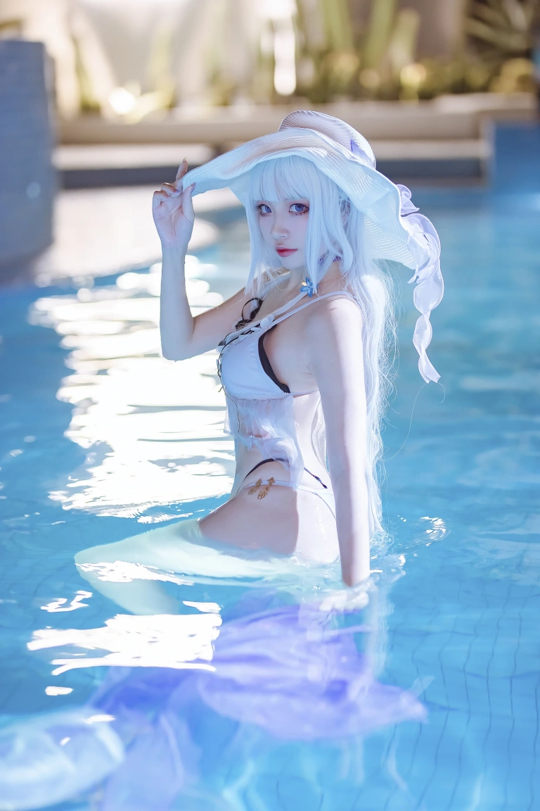 二佐Nisa《碧蓝 光辉泳装》主题写真：39张全套美图