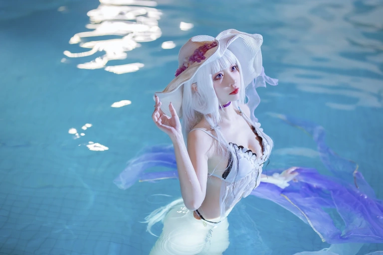 二佐Nisa《碧蓝 光辉泳装》主题写真：39张全套美图