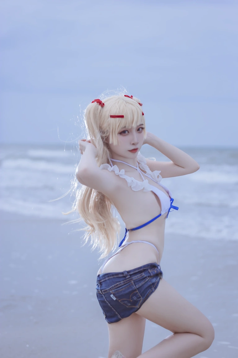 二佐Nisa《碧蓝 苏塞克斯泳装》主题写真：20张全套美图