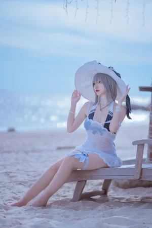 二佐Nisa《碧蓝 天鹰泳装》主题写真：20张全套美图