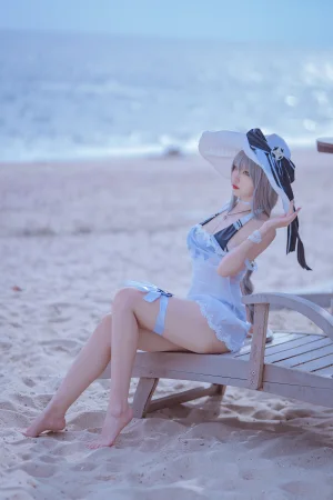 二佐Nisa《碧蓝 天鹰泳装》主题写真：20张全套美图