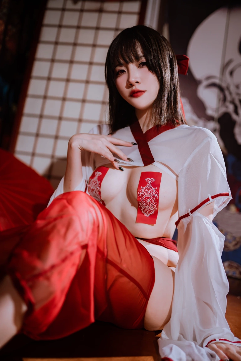 二佐Nisa《私房巫女》主题写真：37张全套美图