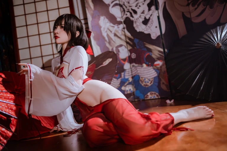二佐Nisa《私房巫女》主题写真：37张全套美图