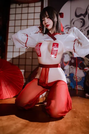 二佐Nisa《私房巫女》主题写真：37张全套美图
