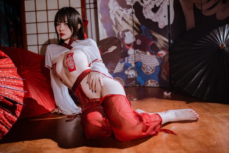 二佐Nisa《私房巫女》主题写真：37张全套美图