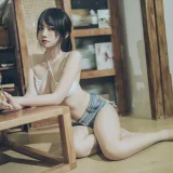 二佐Nisa《私房西瓜比基尼》主题写真：50张全套美图