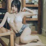 二佐Nisa《私房西瓜比基尼》主题写真：50张全套美图