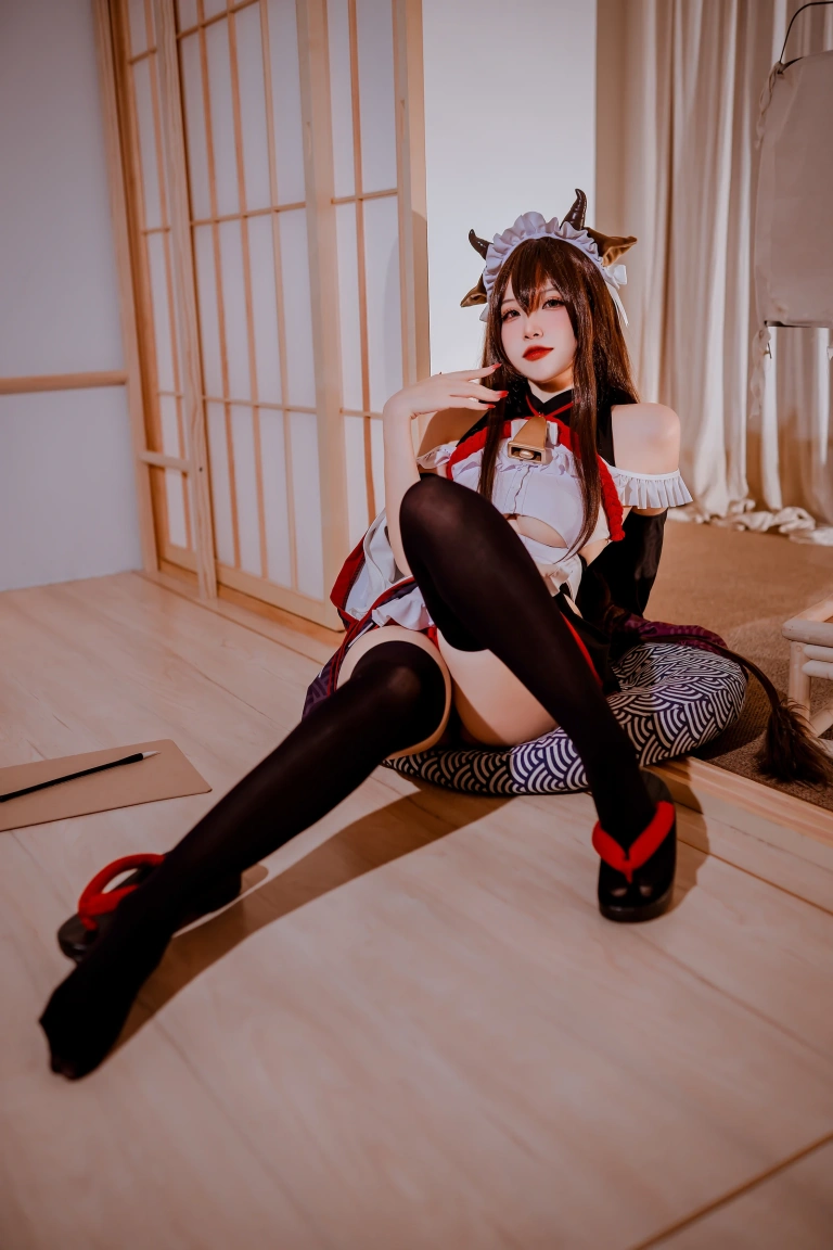 二佐Nisa《碧蓝樫野女仆》主题写真：33张全套美图
