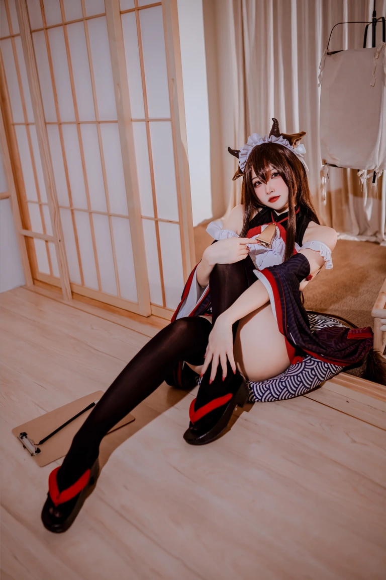 二佐Nisa《碧蓝樫野女仆》主题写真：33张全套美图