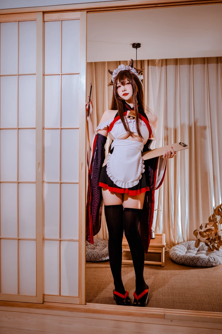 二佐Nisa《碧蓝樫野女仆》主题写真：33张全套美图