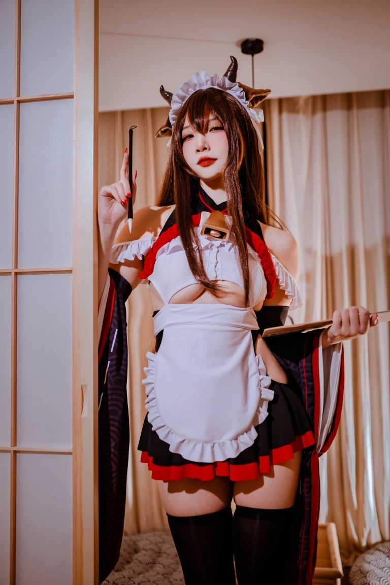 二佐Nisa《碧蓝樫野女仆》主题写真：33张全套美图