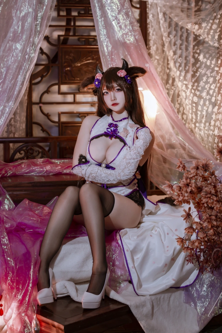 二佐Nisa《碧蓝樫野旗袍》主题写真：24张全套美图