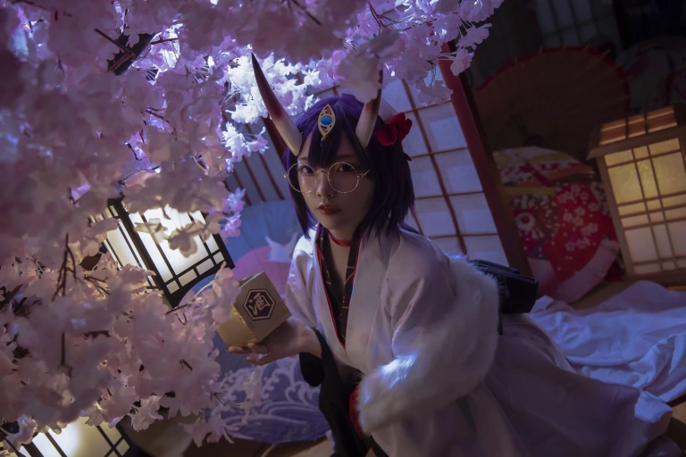 二佐Nisa《FATE酒吞冬祭》主题写真：15张全套美图