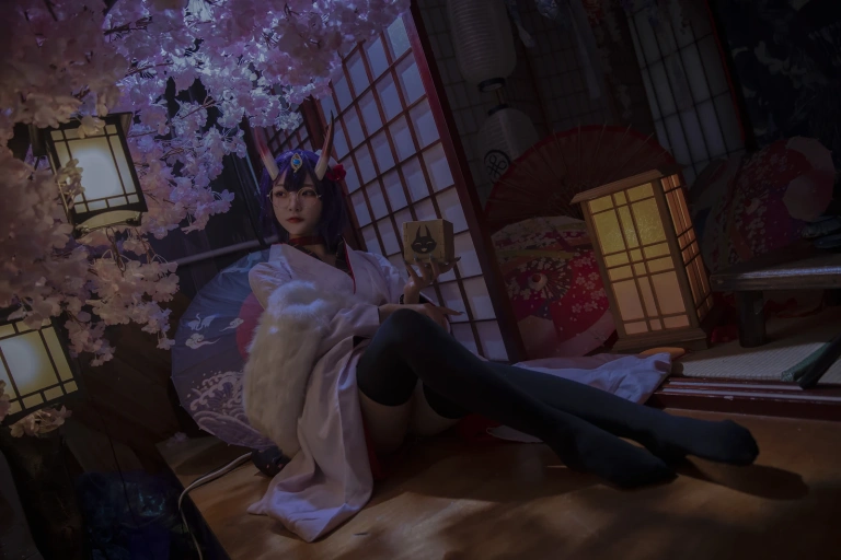 二佐Nisa《FATE酒吞冬祭》主题写真：15张全套美图