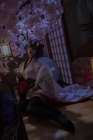 二佐Nisa《FATE酒吞冬祭》主题写真：15张全套美图
